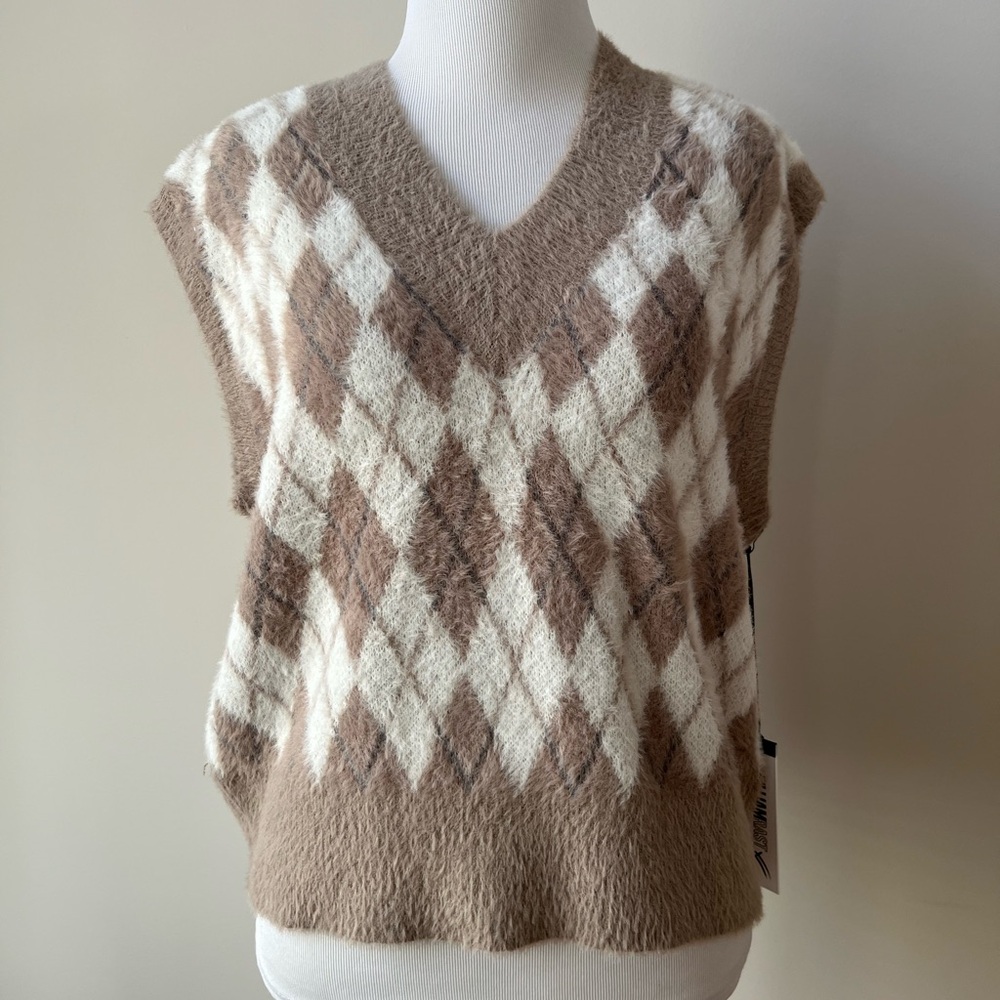 NWT William Rast Tan & Cream Diamond Print Sleeveless Sweater Size Small